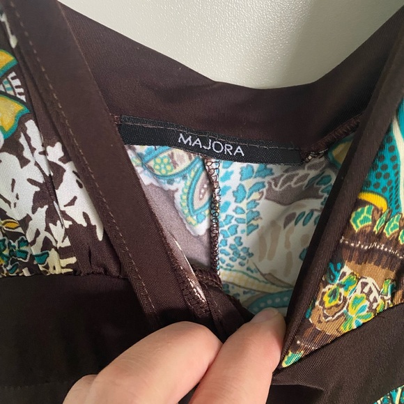 Majora long brown patterned dress. Size large - Picture 10 of 11